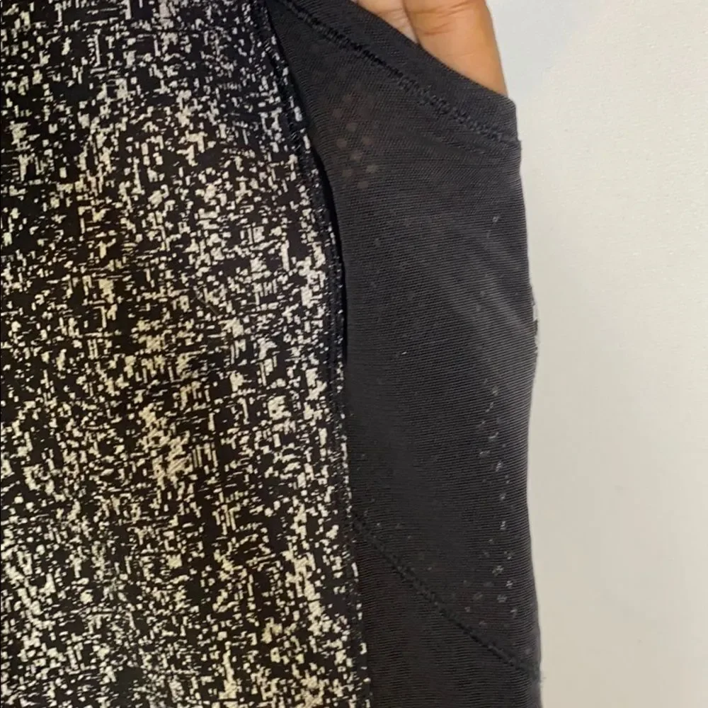 Lululemon Hi-Rise Fit Physique Crop Leggings Size 4